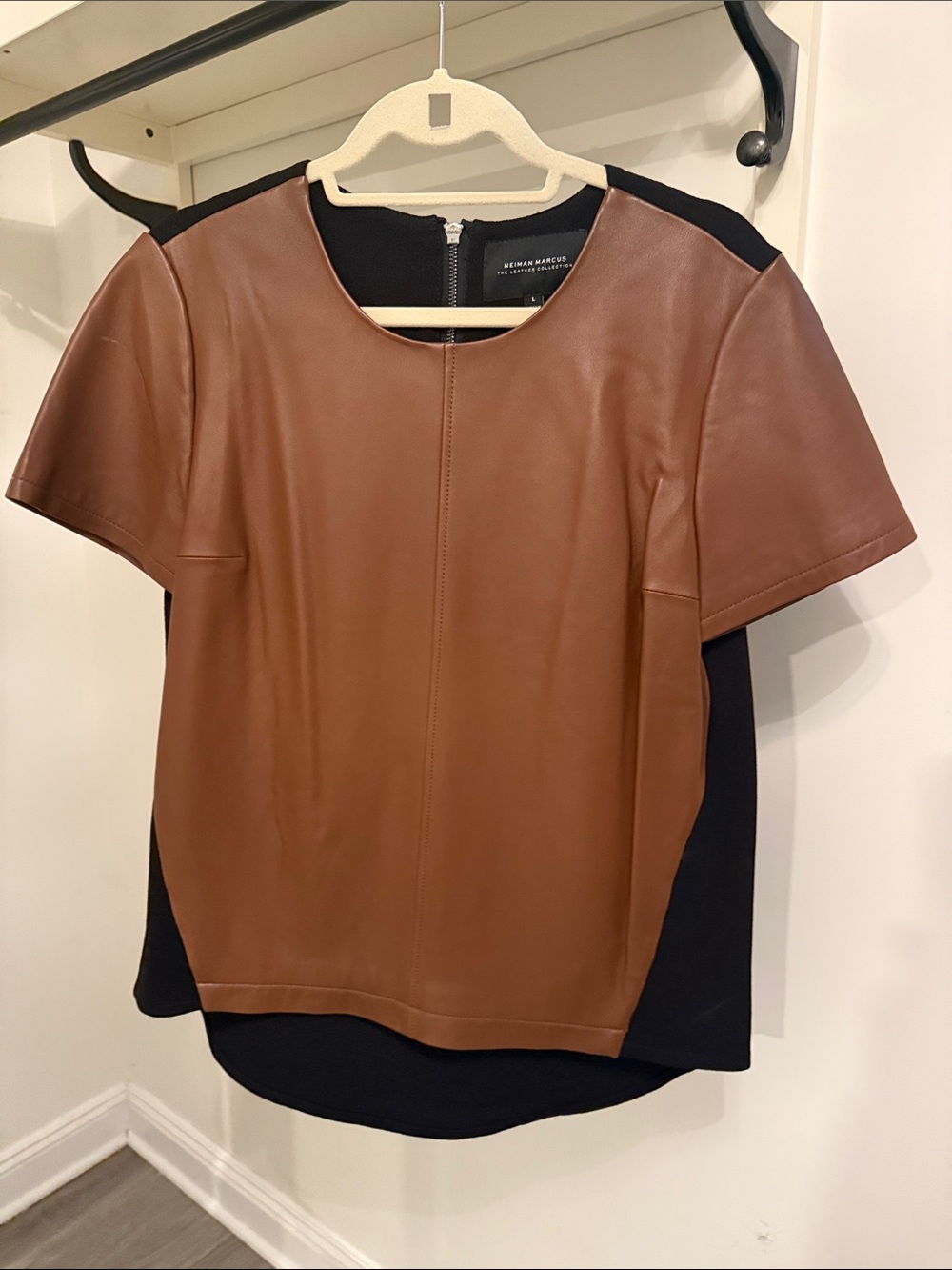 Neiman Marcus Two-Tone Brown and Black Short Sleeve 💯 genuine Leather Top front - Picture 1 of 3